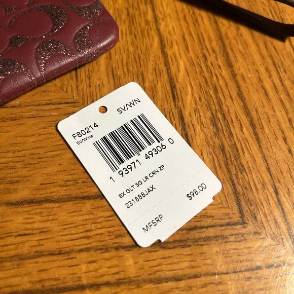 New Coach Elegant Burgundy Leather Shoulder Bag - Picture 15 of 16